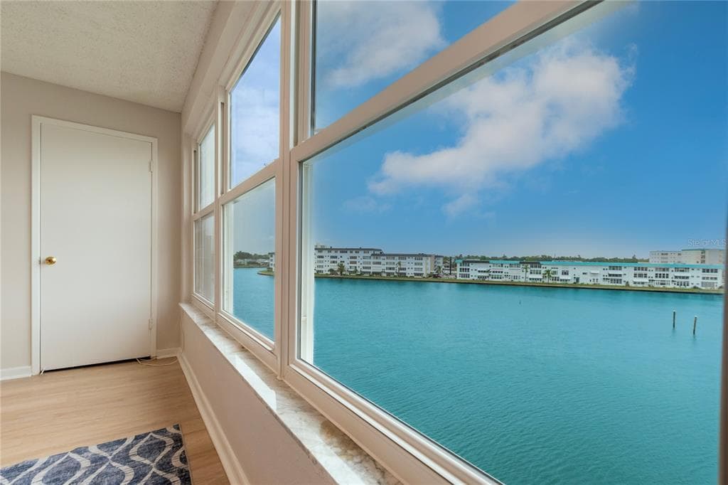 5925 SHORE BOULEVARD S 405 photo 1