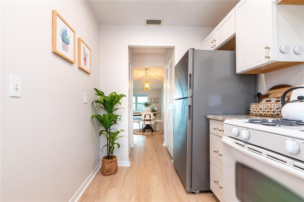 5925 SHORE BOULEVARD S 405 photo 20