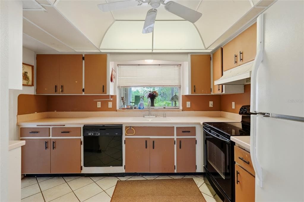 427 RUBENS DRIVE photo 22