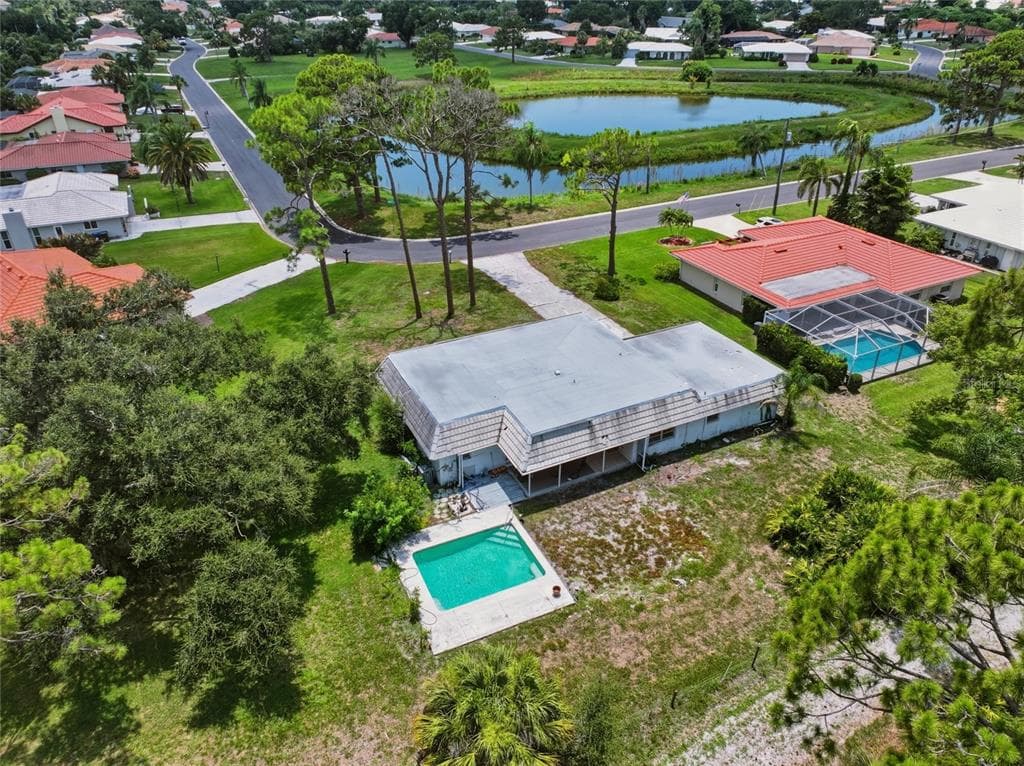427 RUBENS DRIVE photo 3