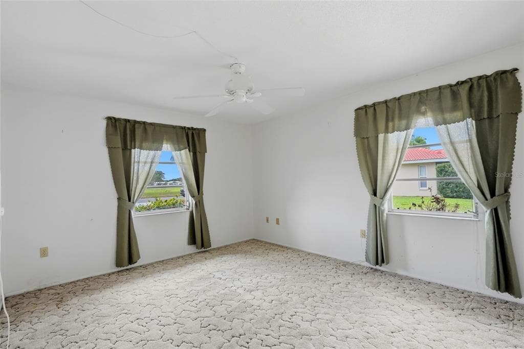 427 RUBENS DRIVE photo 19