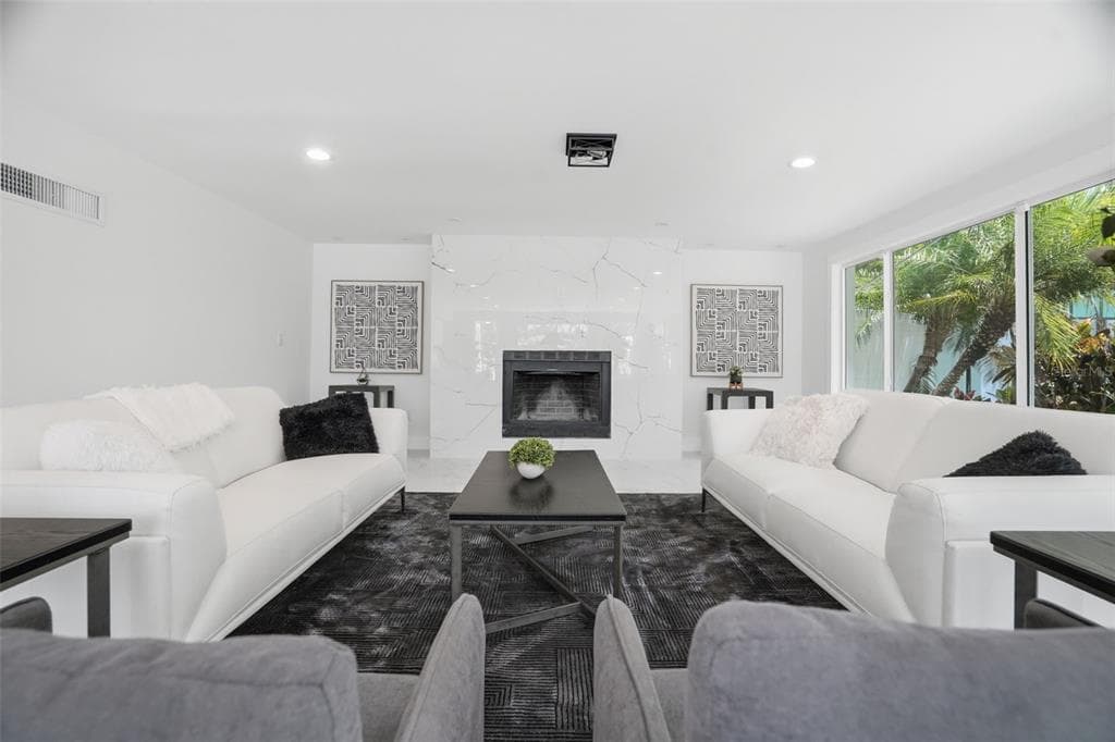 5101 DOVER STREET NE photo 13