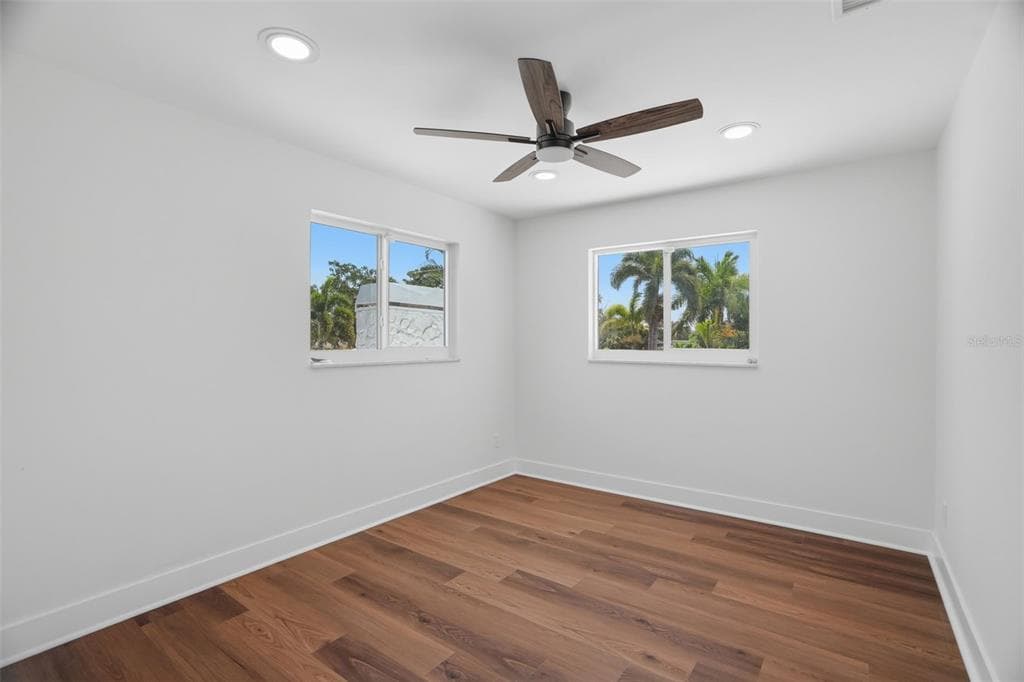 5101 DOVER STREET NE photo 22