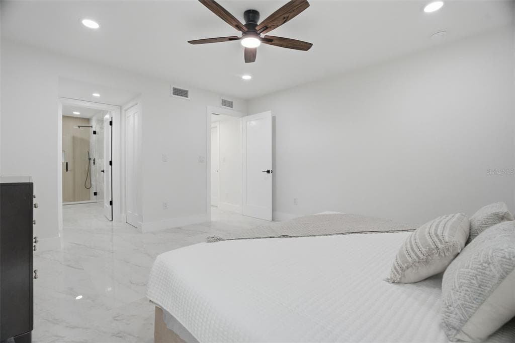 5101 DOVER STREET NE photo 25