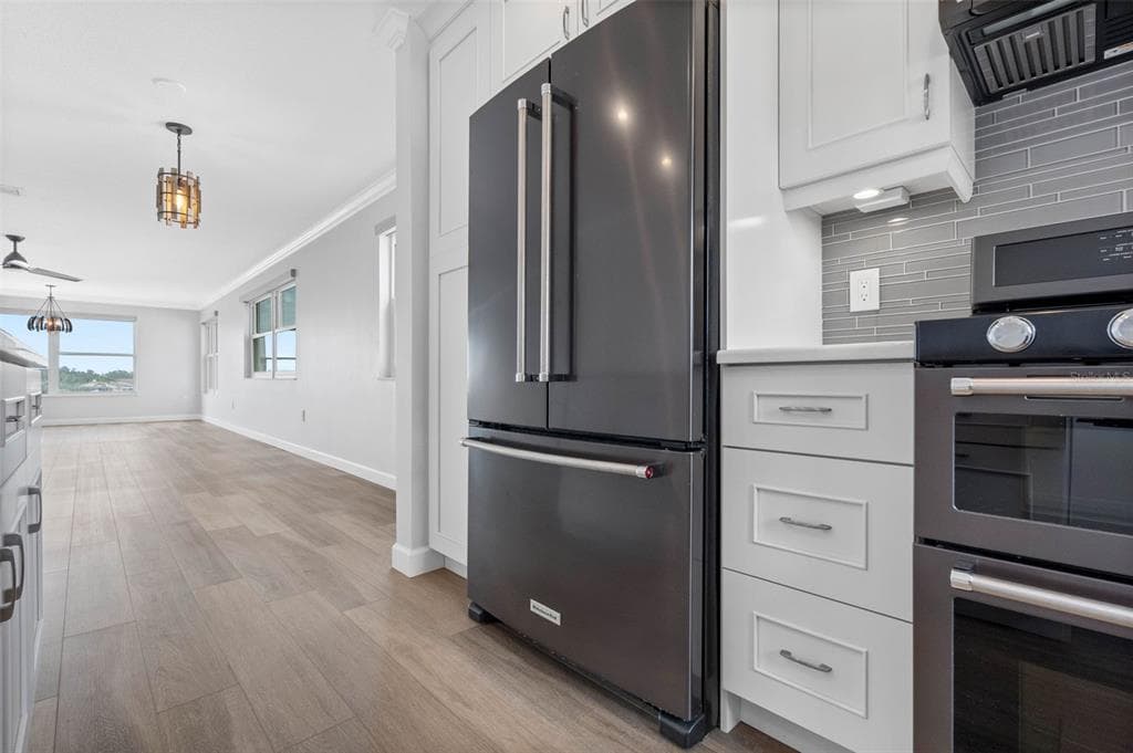 6075 SHORE BOULEVARD S 315 photo 17