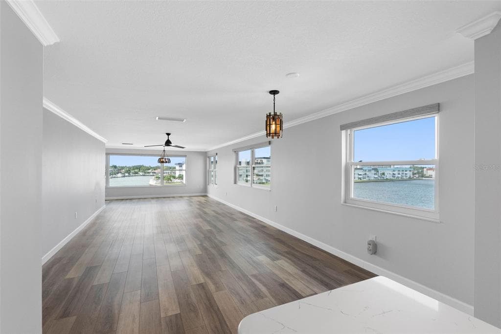 6075 SHORE BOULEVARD S 315 photo 9