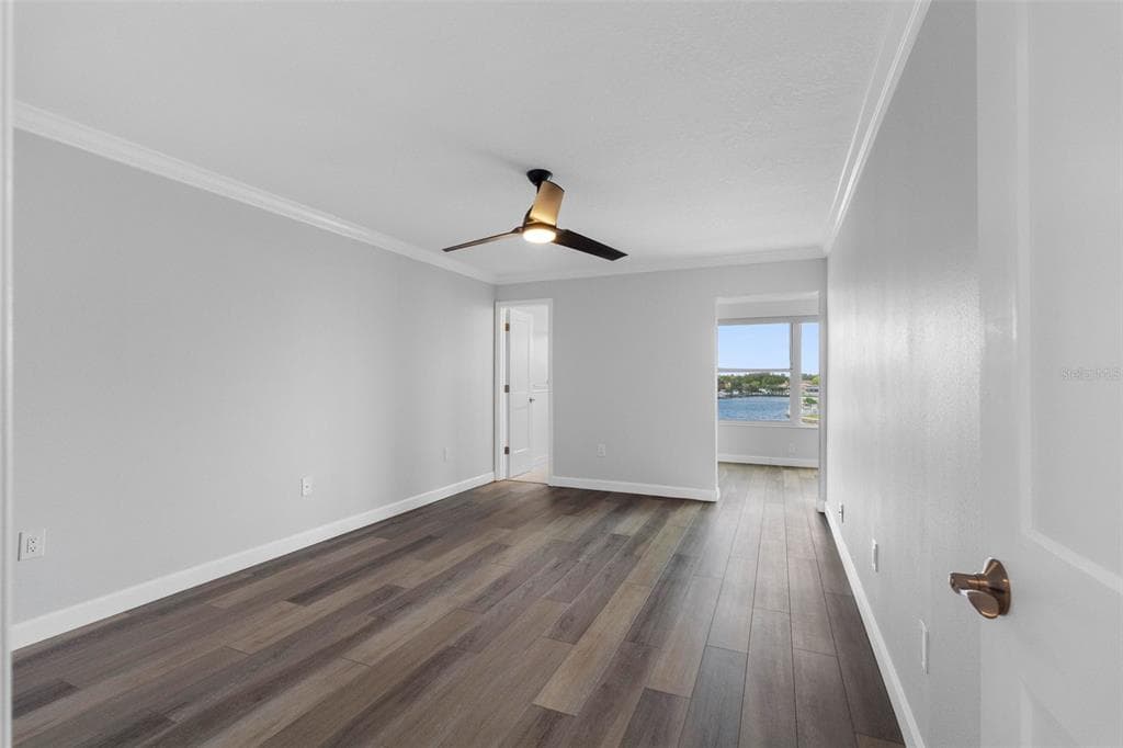 6075 SHORE BOULEVARD S 315 photo 24