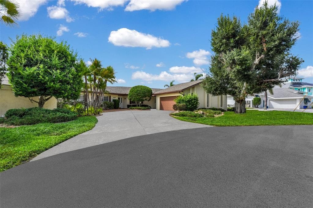 4589 COLLEEN STREET photo 1