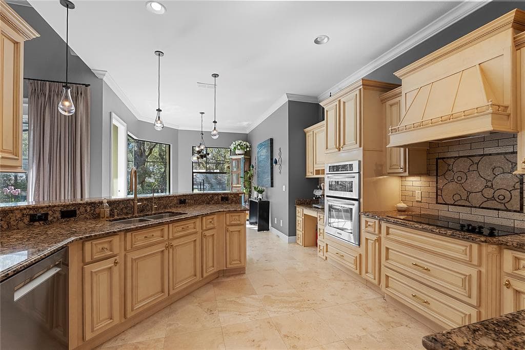 438 HARBOUR OAKS POINTE DRIVE photo 9