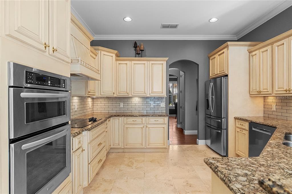 438 HARBOUR OAKS POINTE DRIVE photo 8