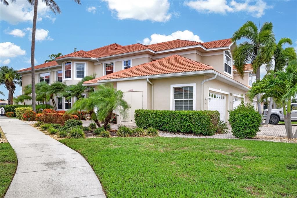 2590 TARPON COVE DRIVE 821 photo 2
