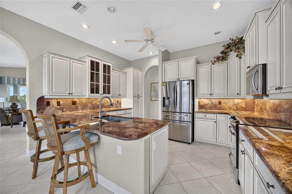 2590 TARPON COVE DRIVE 821 photo 13