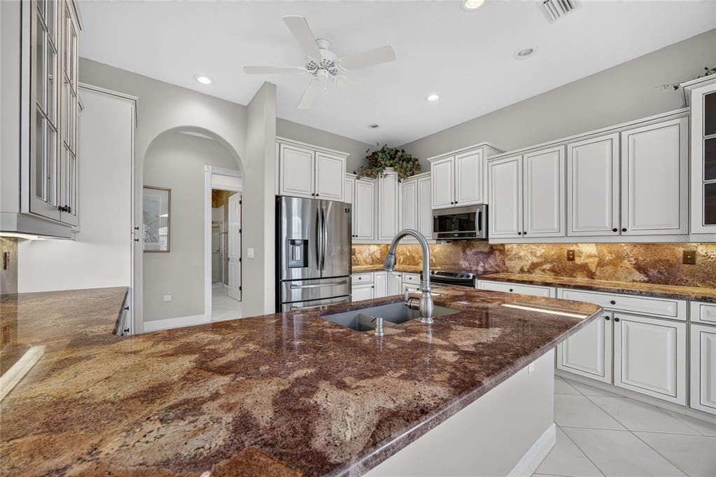 2590 TARPON COVE DRIVE 821 photo 14