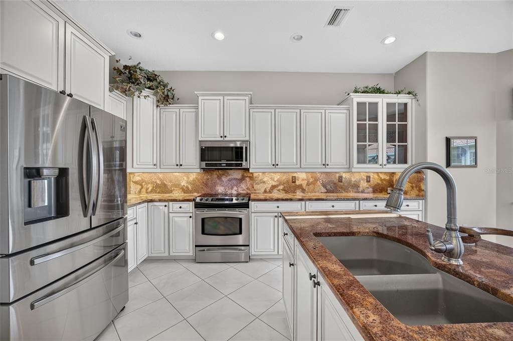2590 TARPON COVE DRIVE 821 photo 11