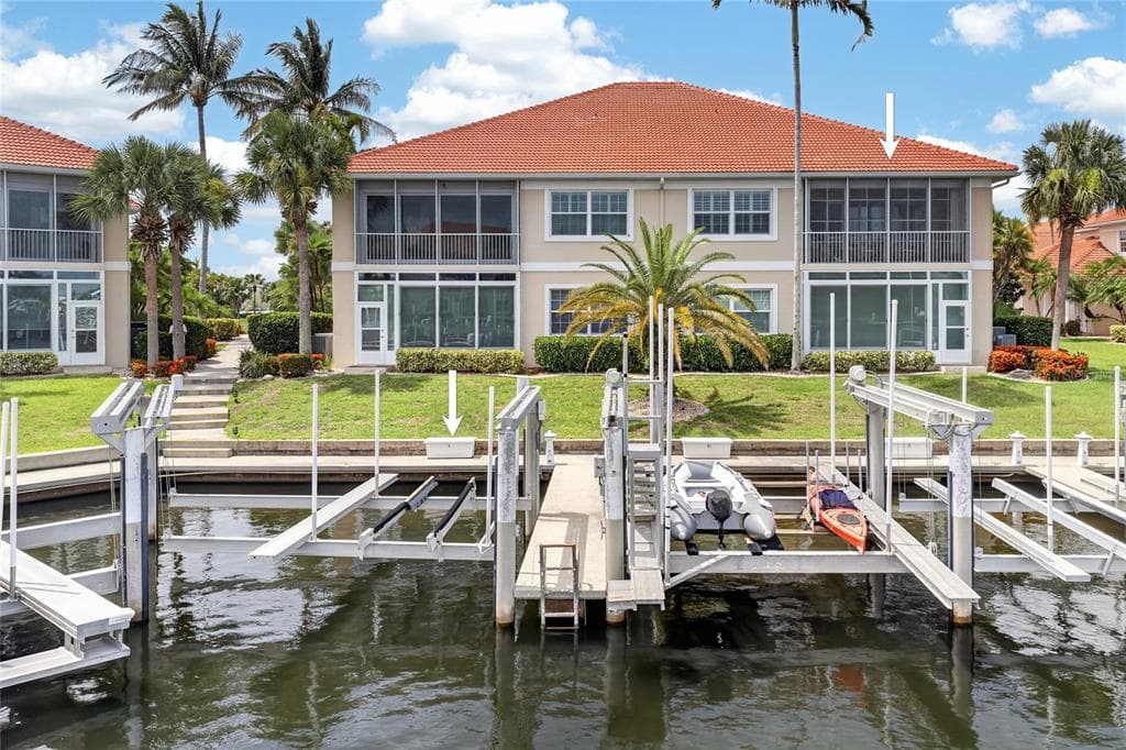 2590 TARPON COVE DRIVE 821 photo 4