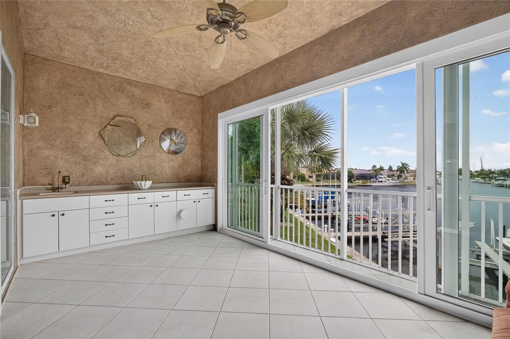 2590 TARPON COVE DRIVE 821 photo 21