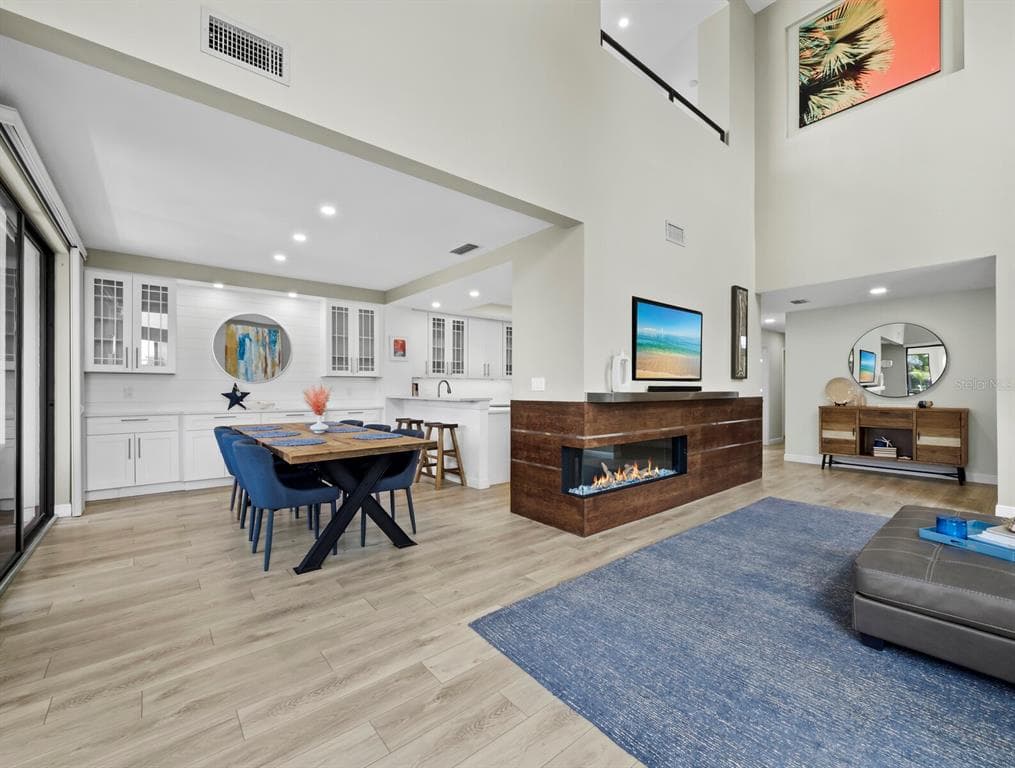 1906 HARBOURSIDE DRIVE 304 photo 6