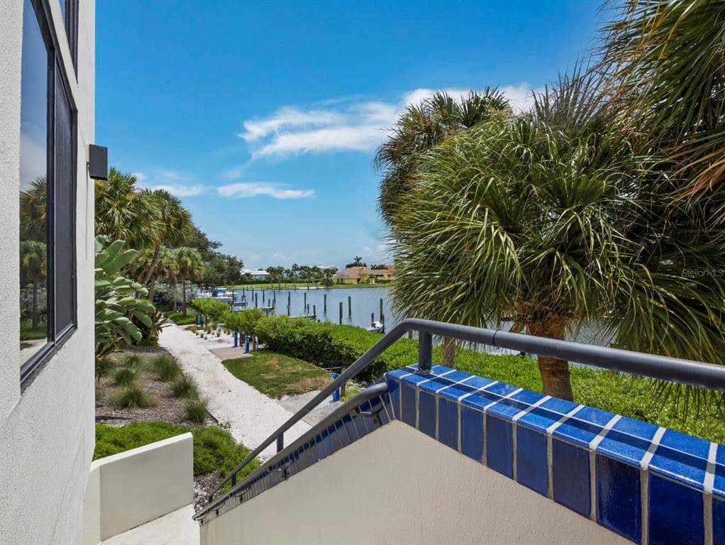 1906 HARBOURSIDE DRIVE 304 photo 13