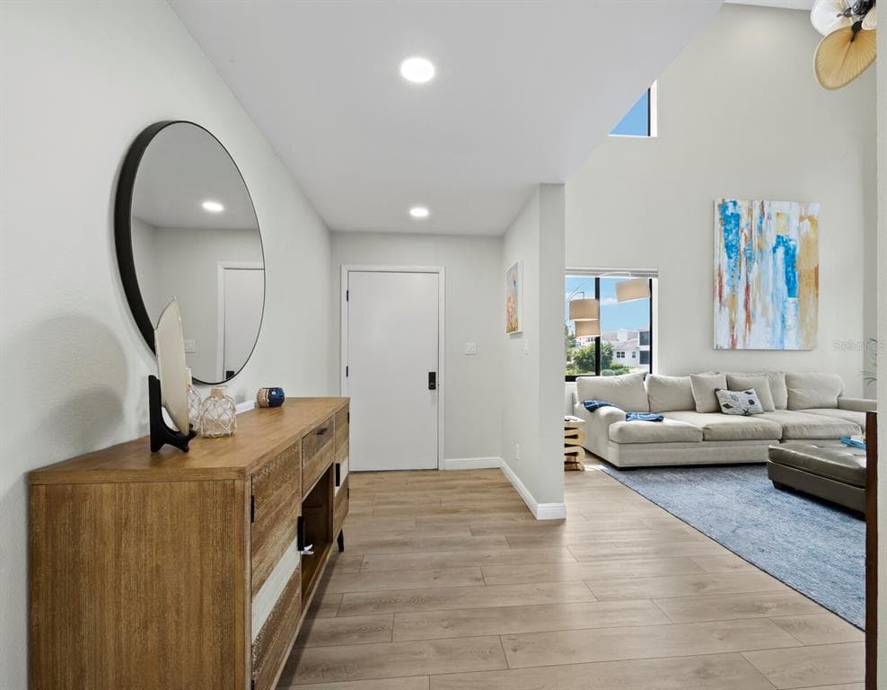 1906 HARBOURSIDE DRIVE 304 photo 3