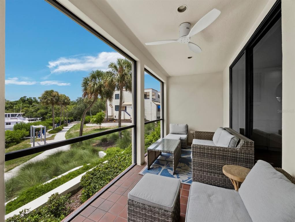 1906 HARBOURSIDE DRIVE 304 photo 8