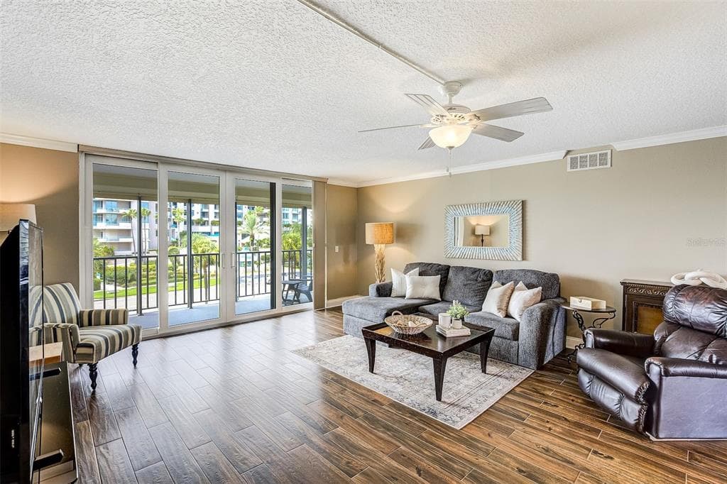 1581 GULF BOULEVARD 203N photo 6