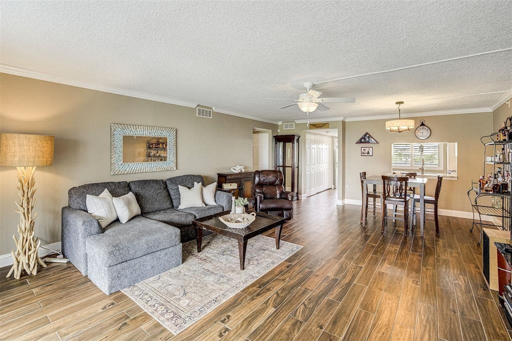 1581 GULF BOULEVARD 203N photo 7