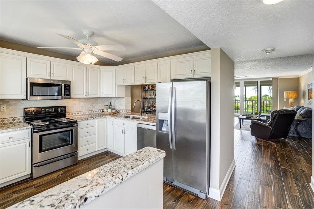 1581 GULF BOULEVARD 203N photo 9