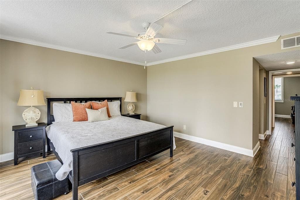 1581 GULF BOULEVARD 203N photo 14