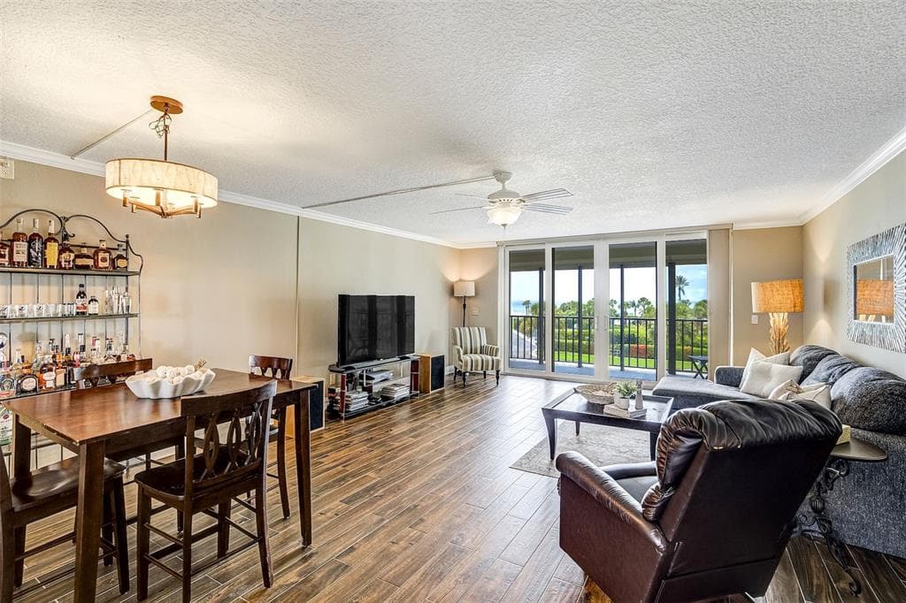 1581 GULF BOULEVARD 203N photo 4