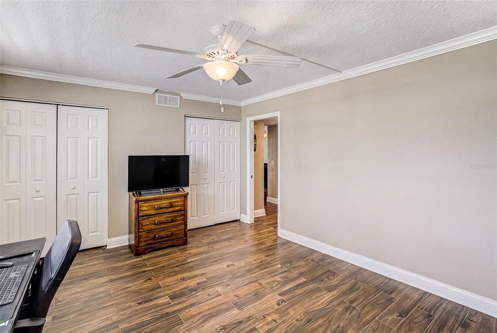 1581 GULF BOULEVARD 203N photo 21