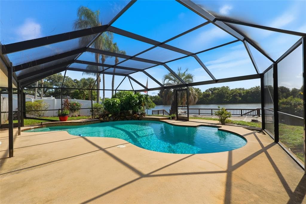 6811 TWELVE OAKS BOULEVARD photo 2