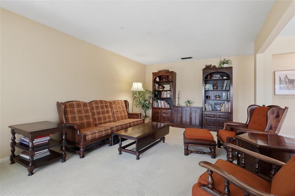 6811 TWELVE OAKS BOULEVARD photo 11