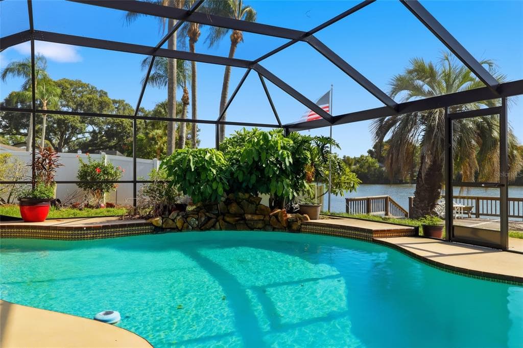 6811 TWELVE OAKS BOULEVARD photo 4