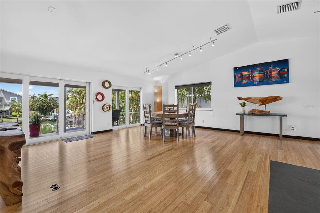 113 7TH STREET E photo 24
