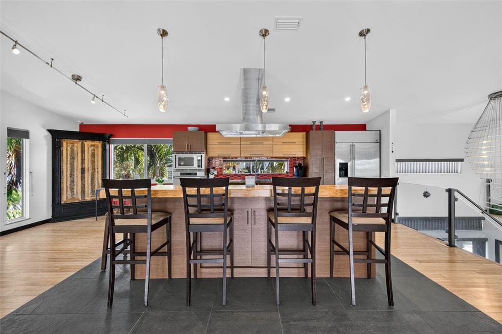 113 7TH STREET E photo 19