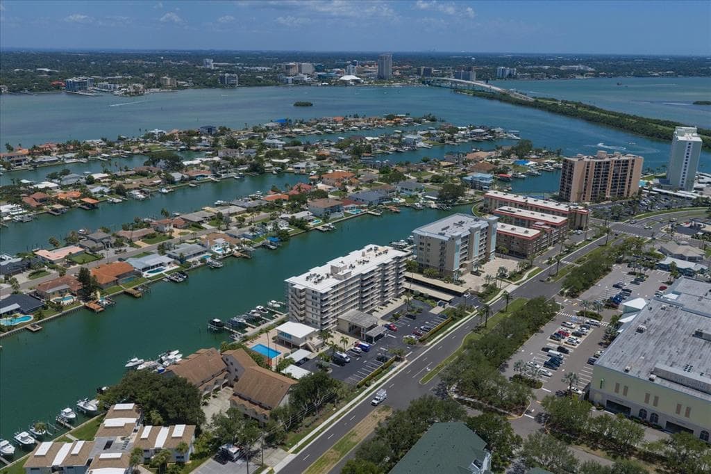 223 ISLAND WAY 2E photo 17