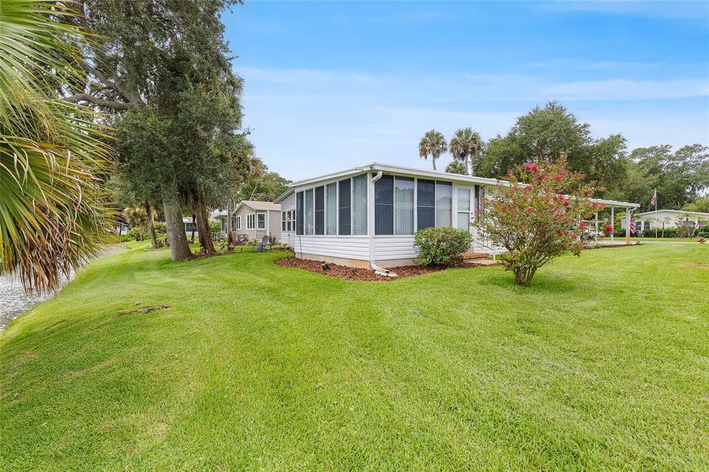 621 STARBOARD AVENUE photo 25