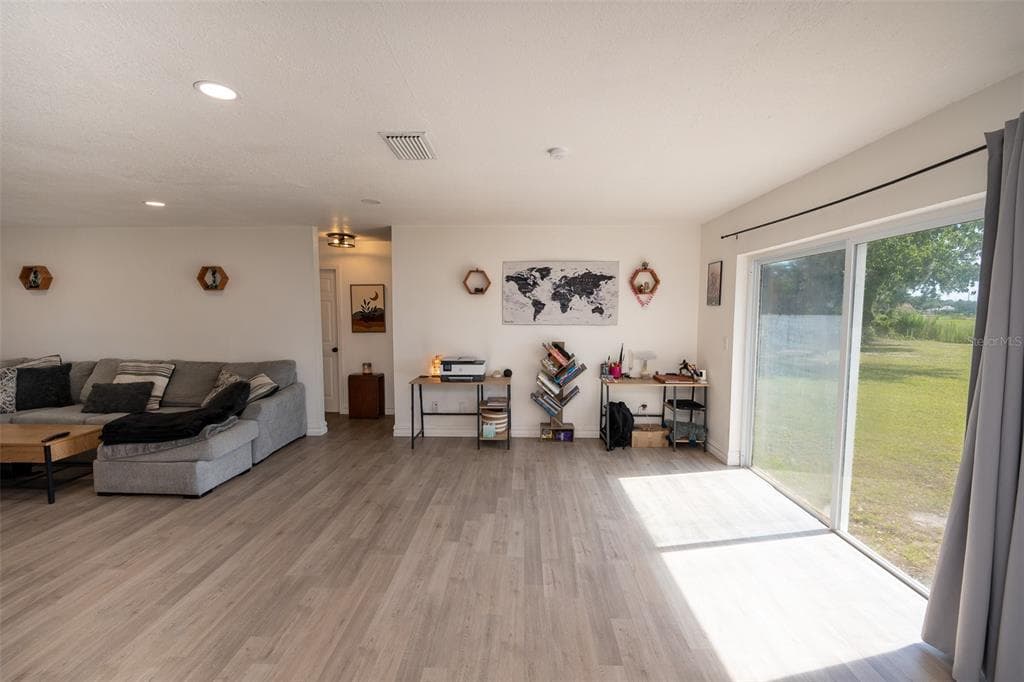 2131 HAINLIN COURT photo 6