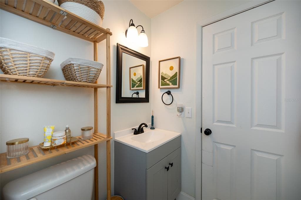 2131 HAINLIN COURT photo 8