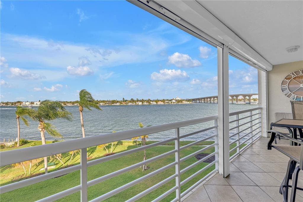 6001 BAHIA DEL MAR CIRCLE 428 photo 3