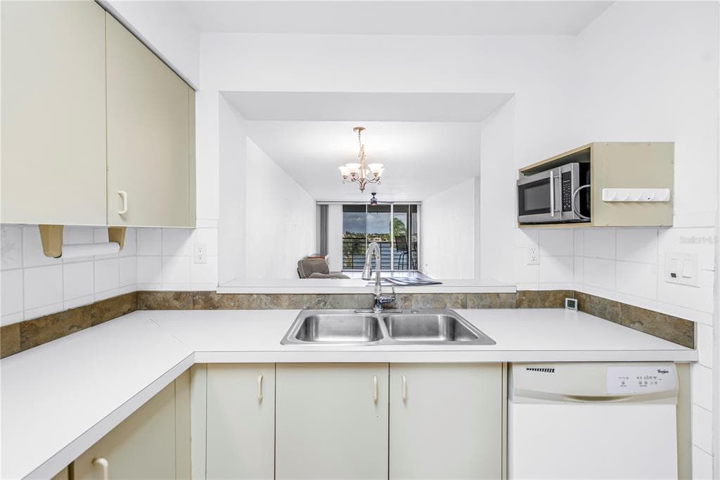 6001 BAHIA DEL MAR CIRCLE 428 photo 20