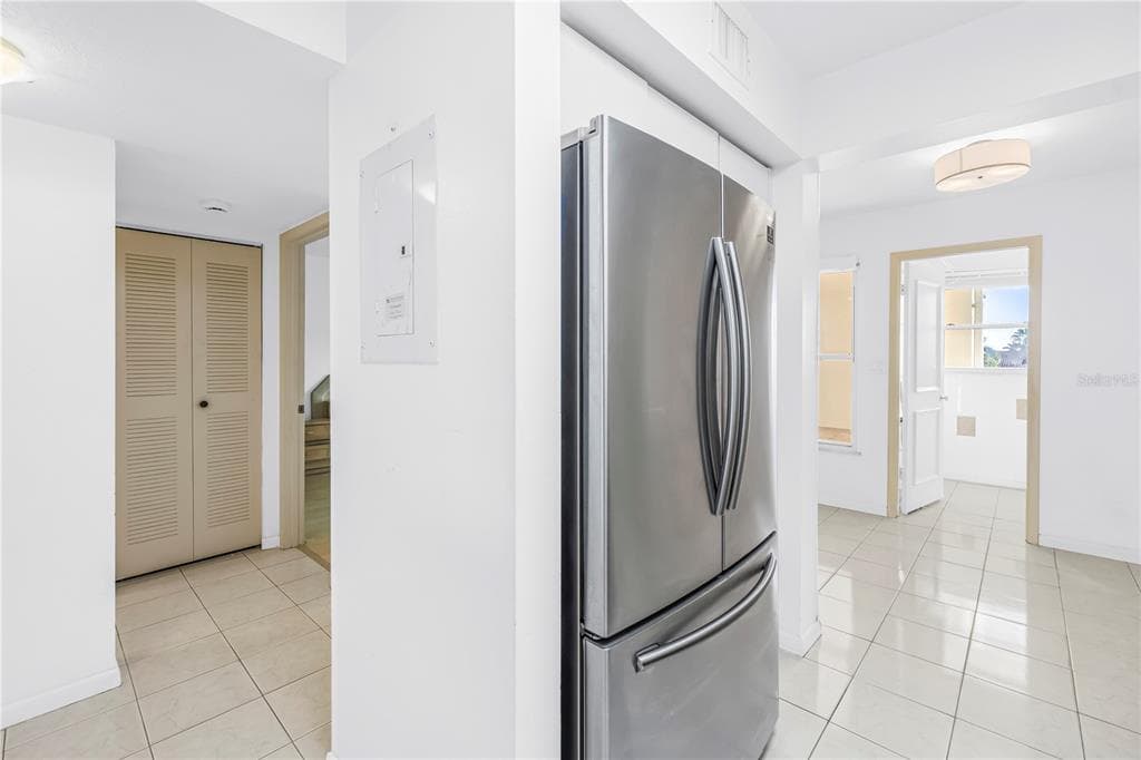 6001 BAHIA DEL MAR CIRCLE 428 photo 18