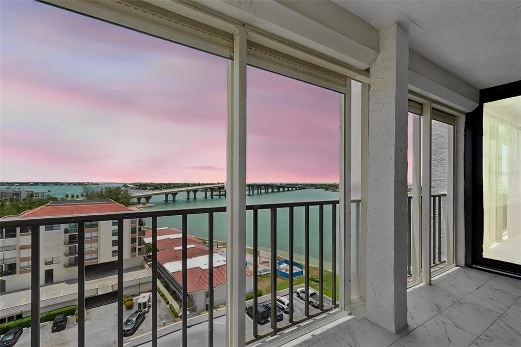 6265 SUN BOULEVARD 1004 photo 1