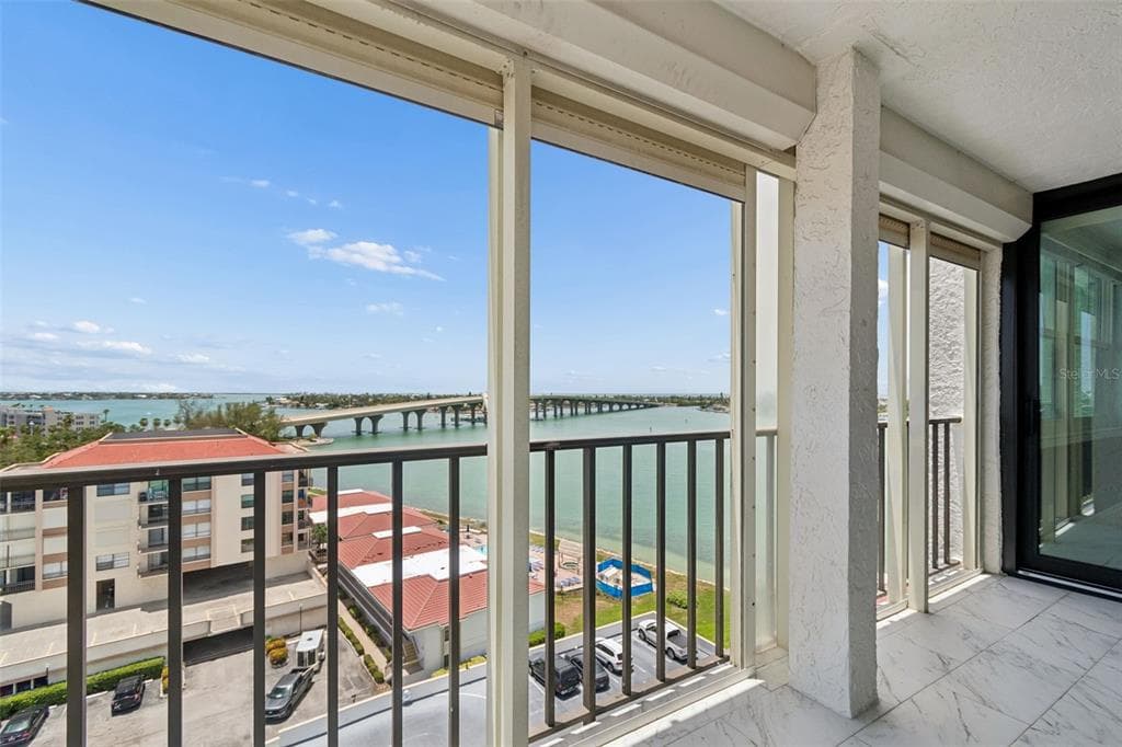 6265 SUN BOULEVARD 1004 photo 5