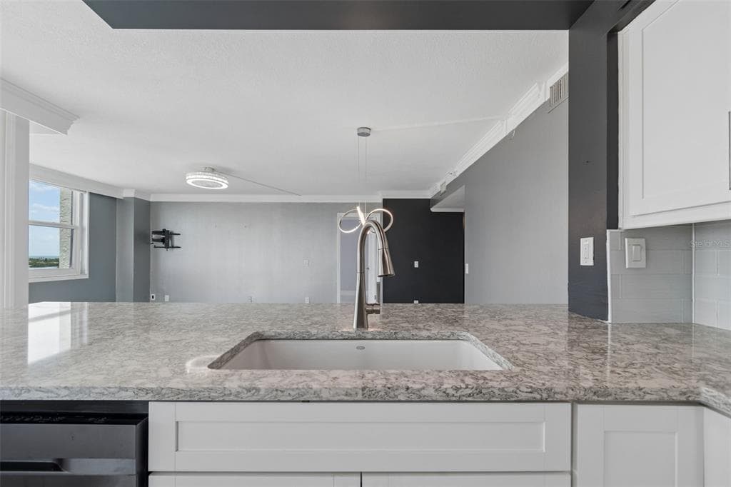 6265 SUN BOULEVARD 1004 photo 11