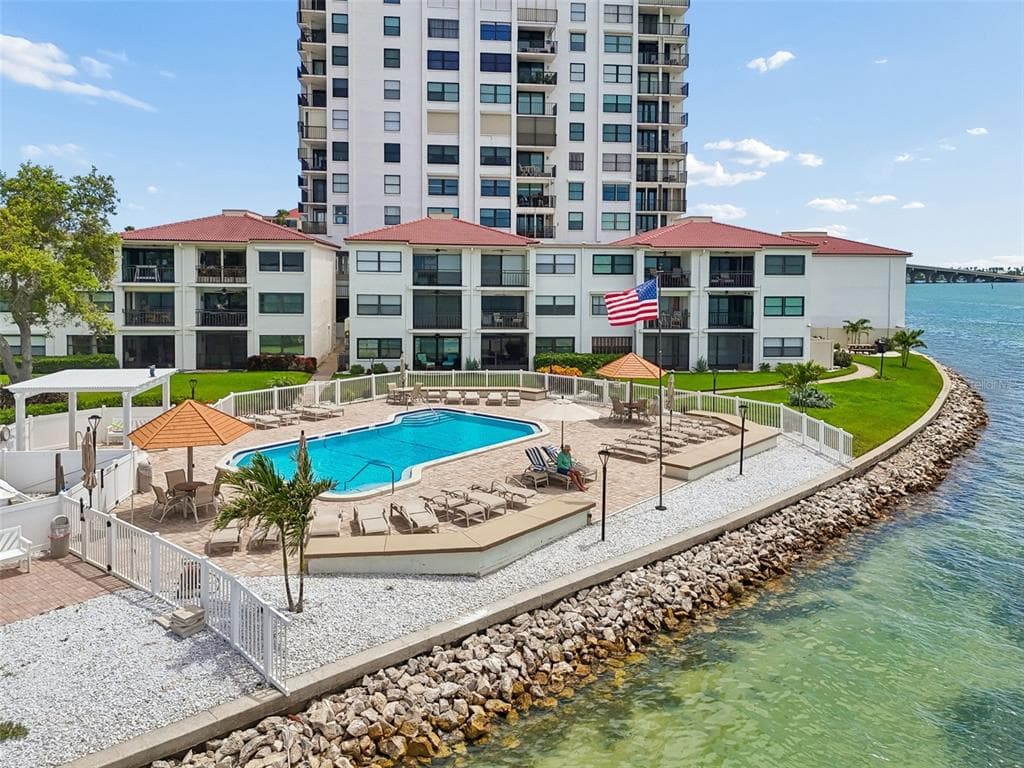 6265 SUN BOULEVARD 1004 photo 4