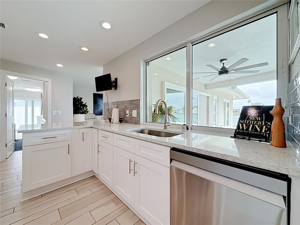 6351 3RD PALM POINT photo 16