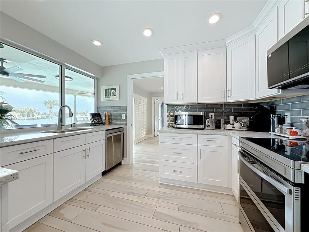 6351 3RD PALM POINT photo 12