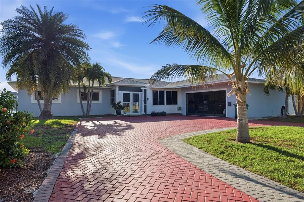 1818 DOLPHIN BOULEVARD S photo 4