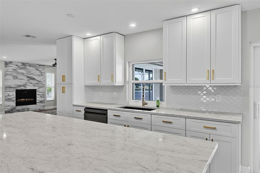 1230 SWAN COURT photo 12